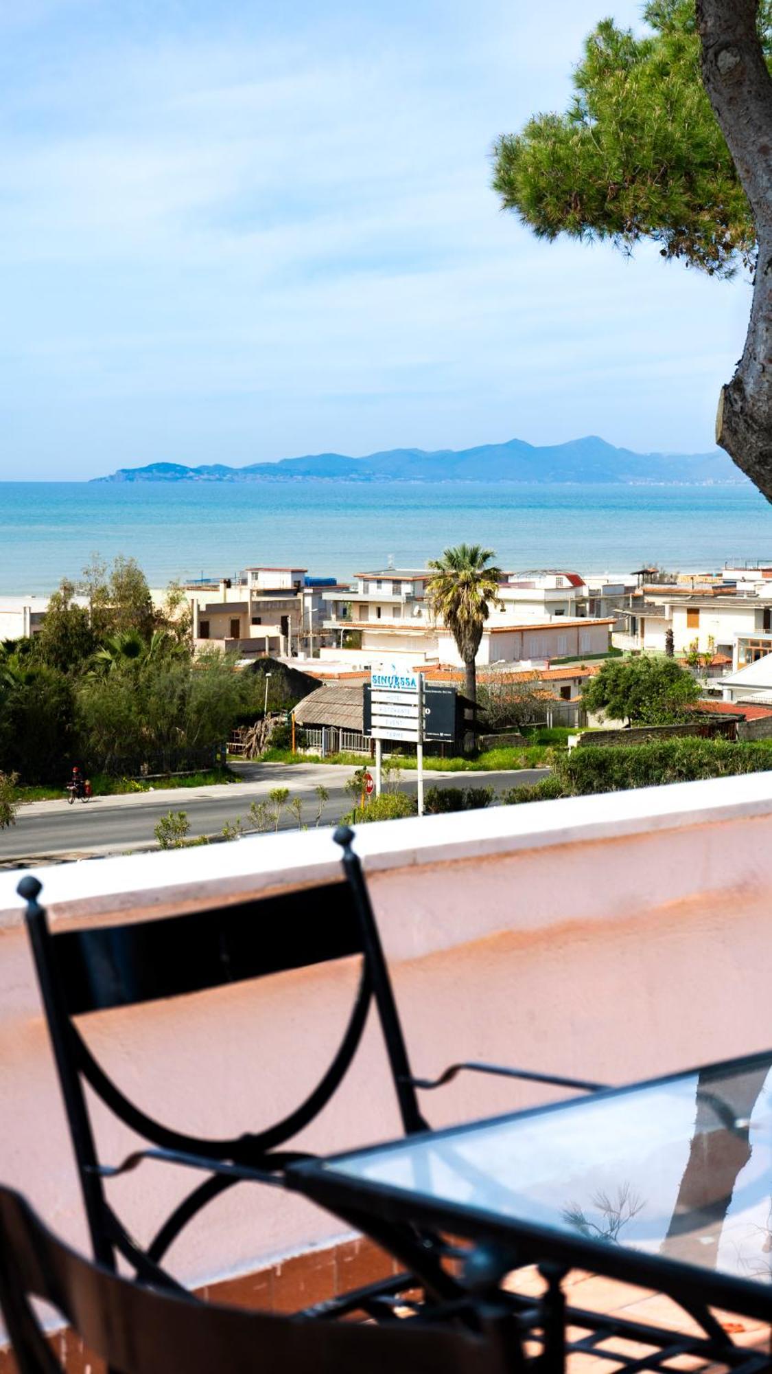Hotel Sinuessa Terme Mondragone Bagian luar foto