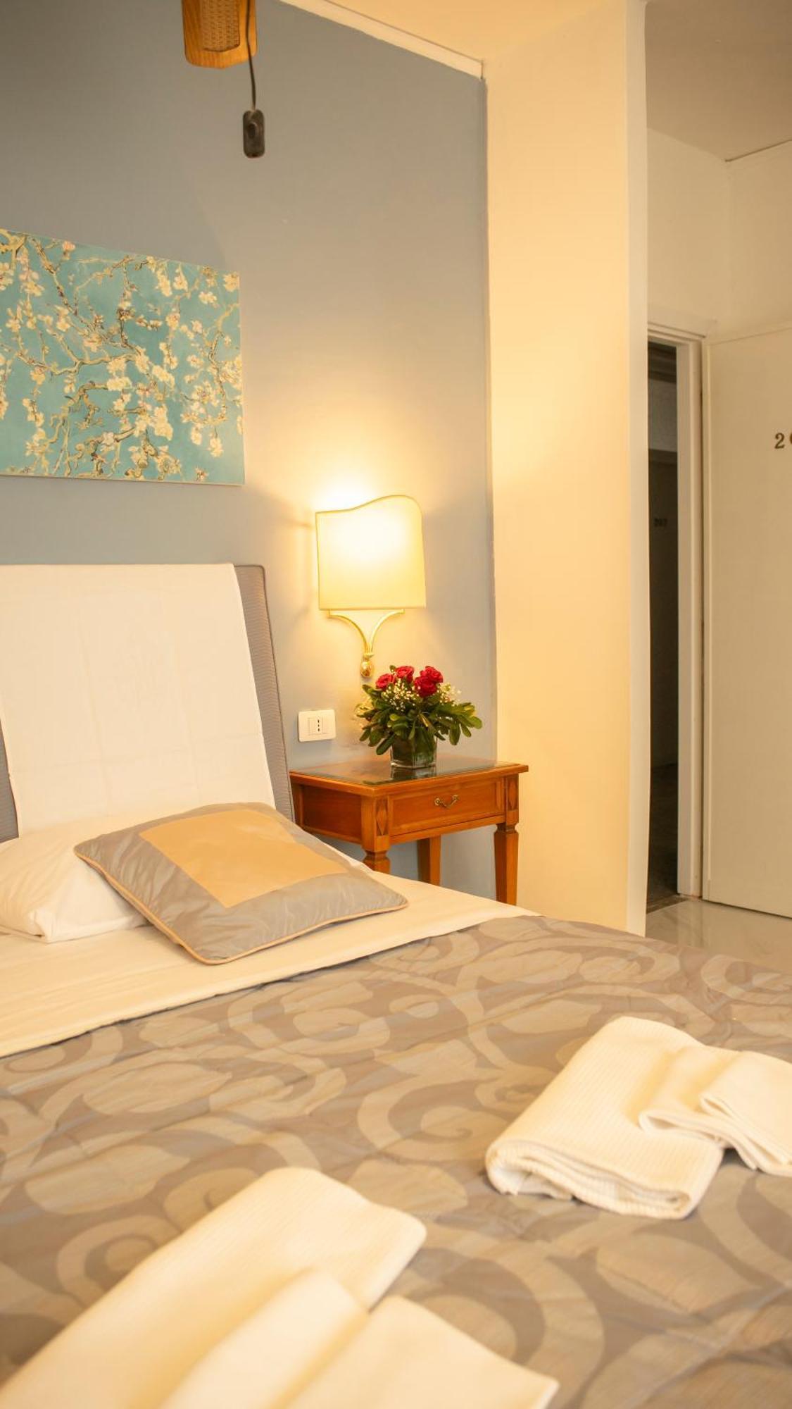 Hotel Sinuessa Terme Mondragone Bagian luar foto