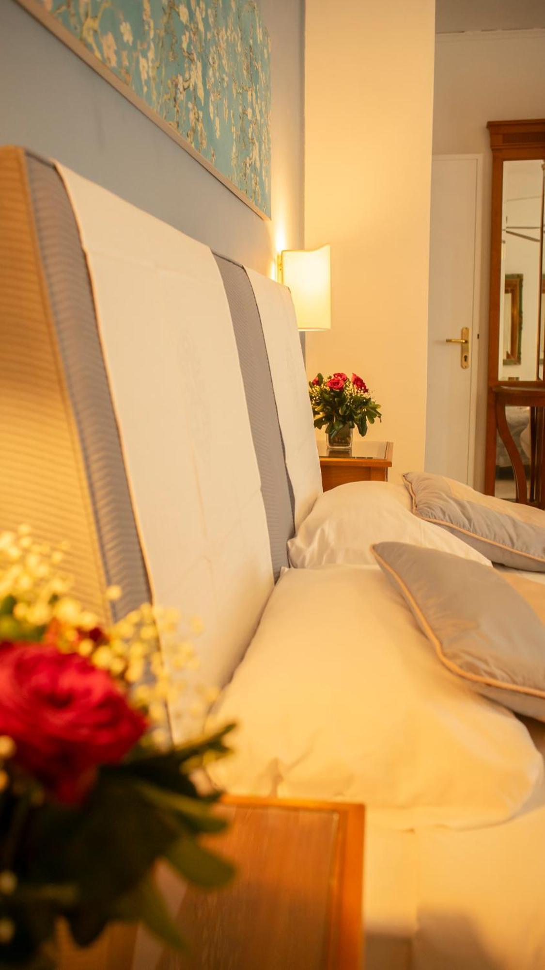 Hotel Sinuessa Terme Mondragone Bagian luar foto
